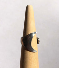 Load image into Gallery viewer, Moon Ring