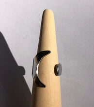 Load image into Gallery viewer, Moon Ring