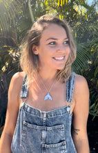 Load image into Gallery viewer, Whale Tail Necklace